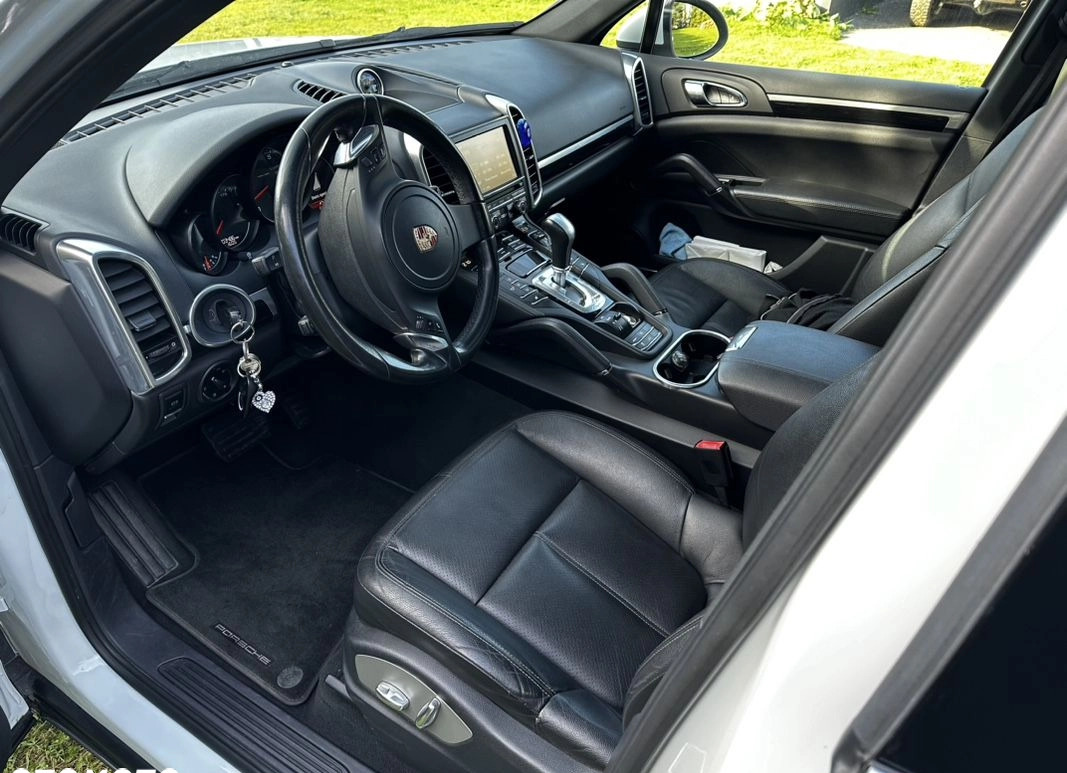 Porsche Cayenne cena 78500 przebieg: 200000, rok produkcji 2012 z Kosów Lacki małe 67